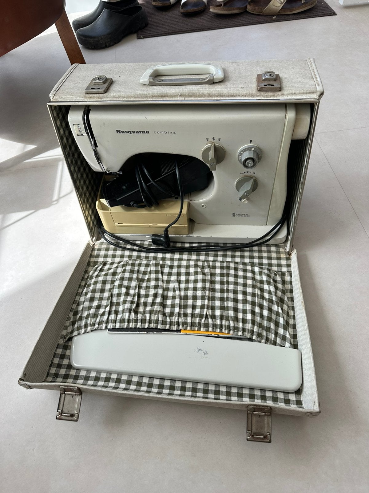 Vintage Husqvarna Combina 3020 naaimachine – Voor onderdelen, Ophalen
