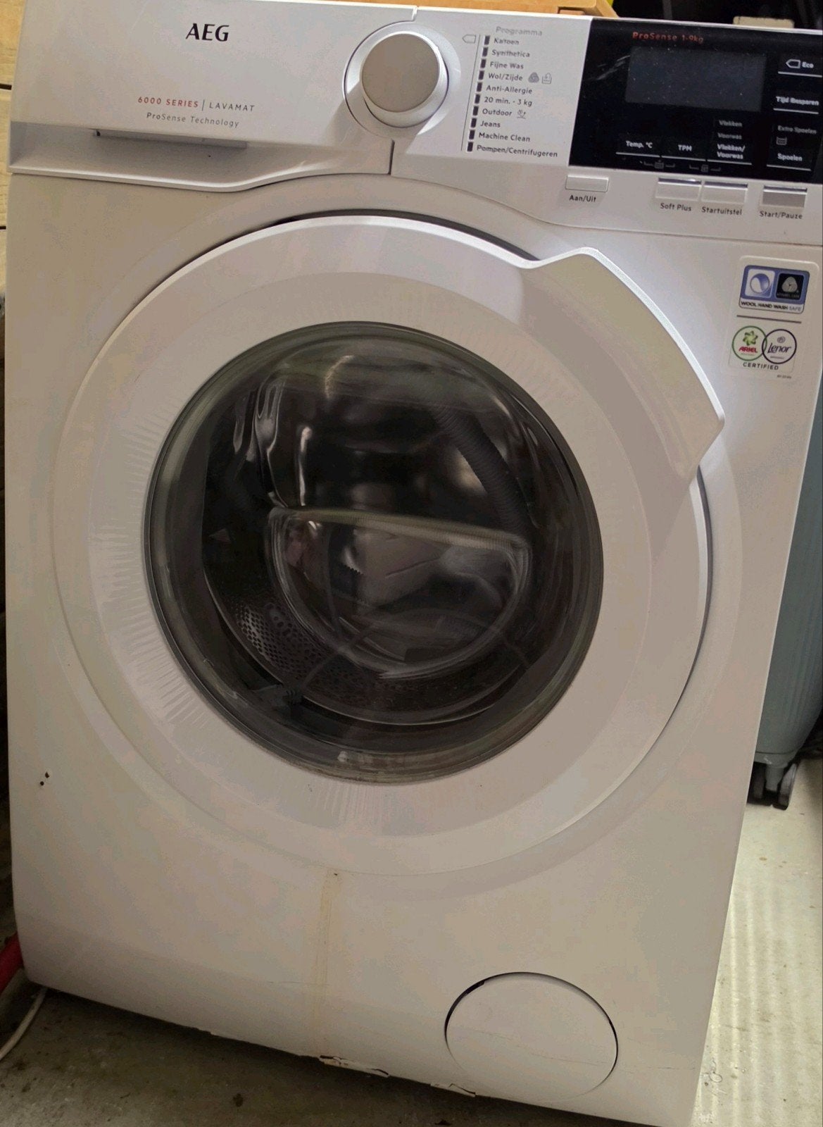 AEG Lavamat 6000 Series Wasmachine - ProSense Technology-9KG, Witgoed en Apparatuur, Ophalen, 1200 tot 1600 toeren, Handwasprogramma