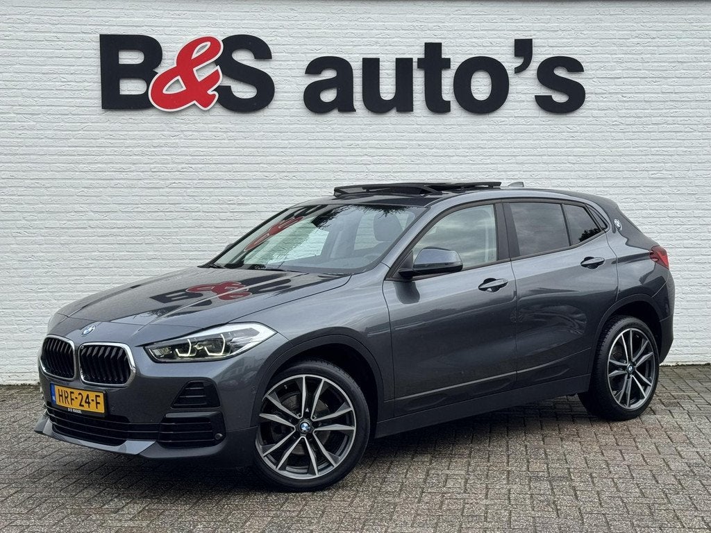 BMW X2 SDrive18i High Executive LED 19" M-sport velgen Panor, Gebruikt, Leder, Bedrijf, 19 km/l