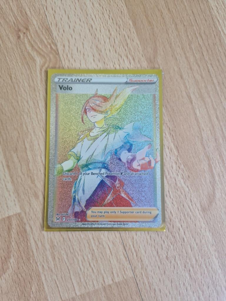 Pokémon TCG Volo Full Art Trainer Kaart (215/189), Ophalen, Zo goed als nieuw, Losse kaart, Foil