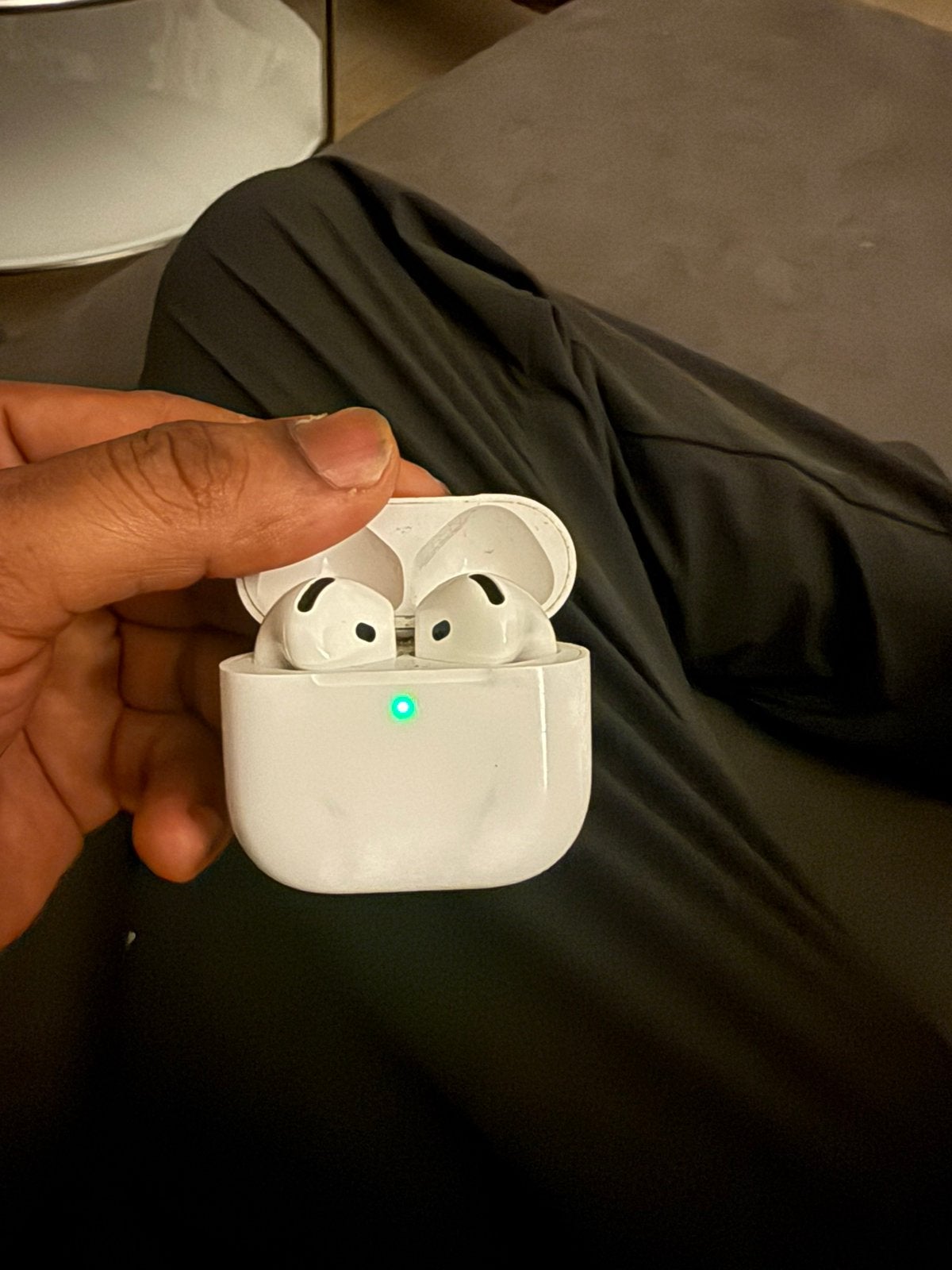 Airpods 4 works completely fine used, Telecommunicatie, Mobiele telefoons | Oordopjes, Ophalen, Zo goed als nieuw
