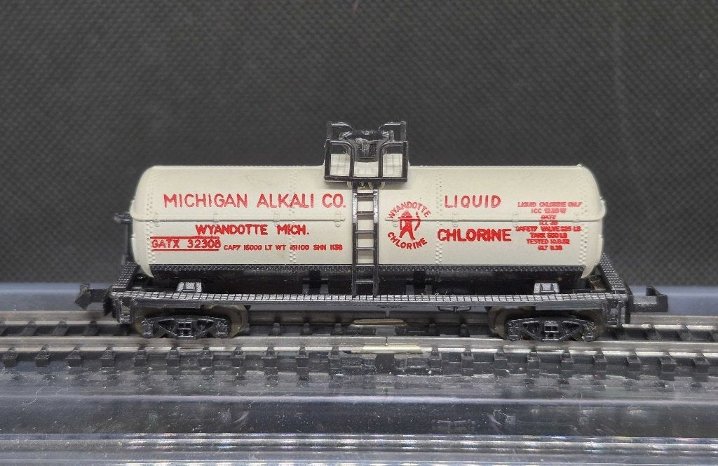 Minitrix 4884 - US single dom tank car (16661), Gebruikt, Gelijkstroom, Trix, Wagon