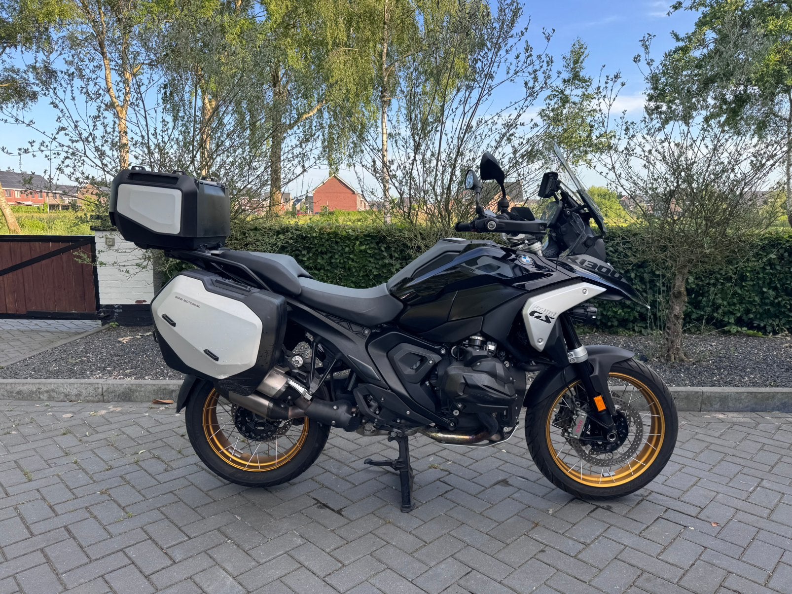 BMW R 1300 GS Triple Black Automaat Akrapovic ACC 2024 VOL!, Motoren, Munchen, 2 cilinders, Motorrijbewijs A, Meer dan 35 kW