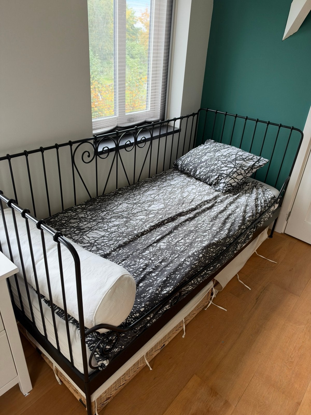 Bed metalen spijlen zwart 200x90, Ophalen, 85 tot 100 cm, Zo goed als nieuw, Matras