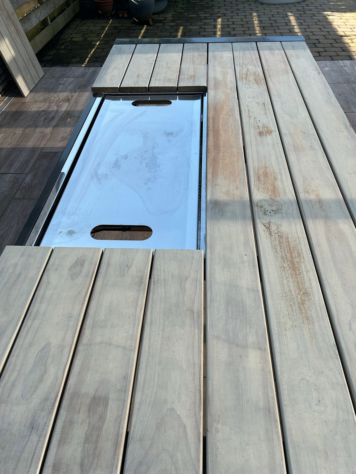 Foto 4 van Gryllr Buitentafel met Teppanyaki plaat