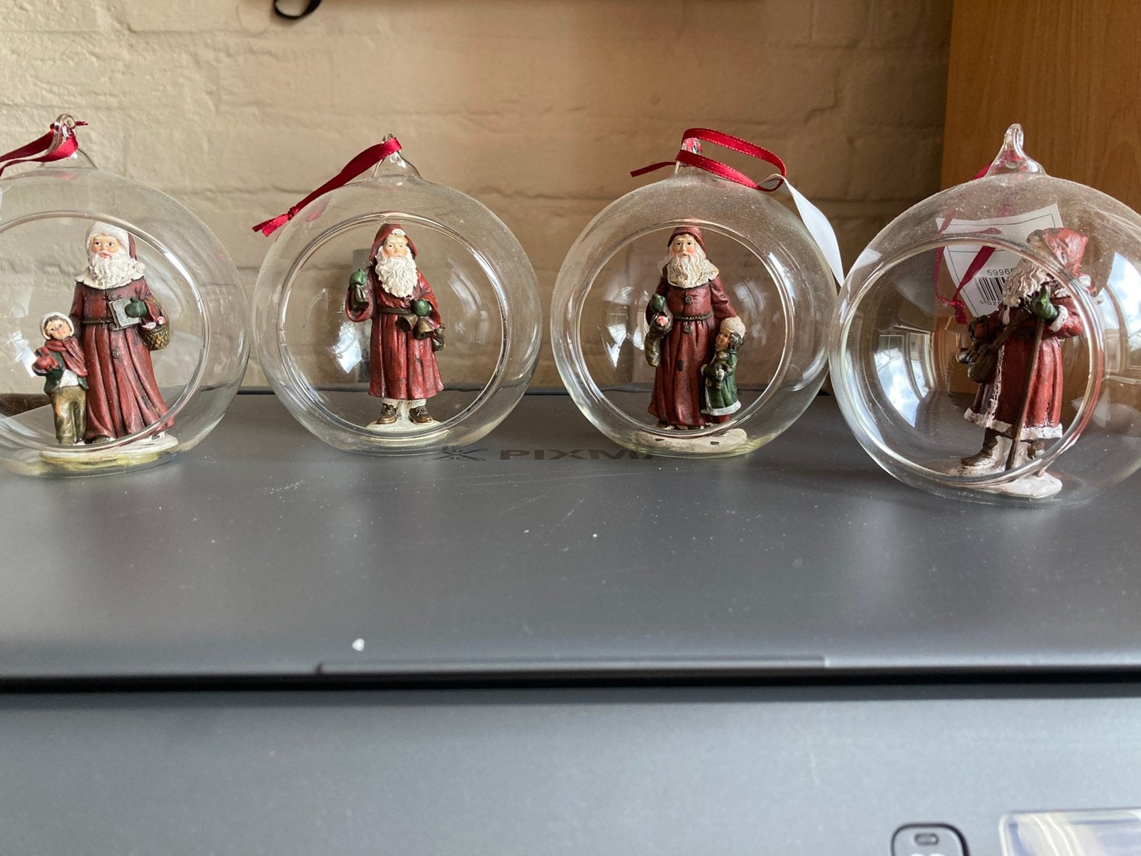 4 Mond geblazen glazen kerstballen, Diversen, Kerst, Ophalen of Verzenden, Nieuw