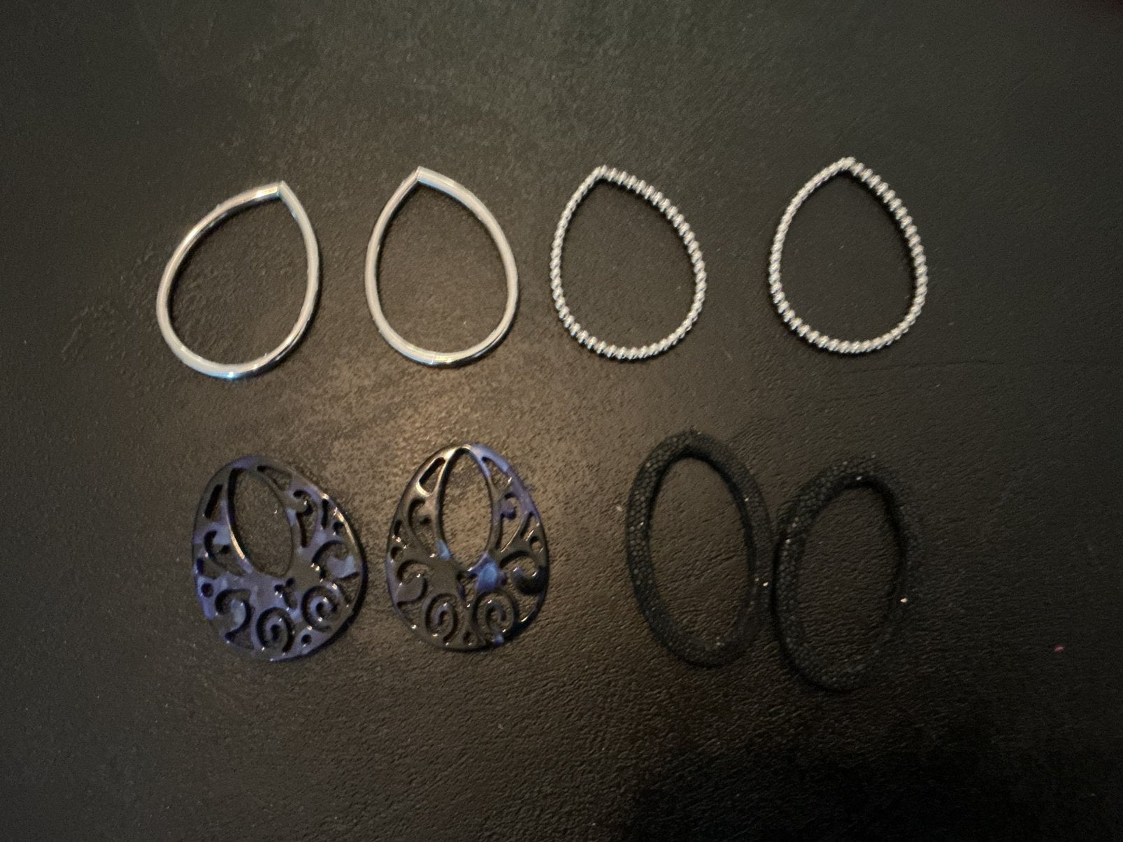 Complete set wisselbare oorbellen / ear charms, Overige materialen, Hangers, Ophalen of Verzenden, Zo goed als nieuw