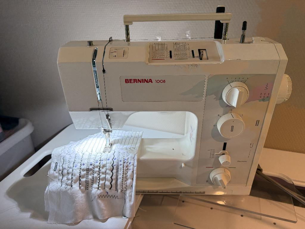 Bernina 1008 in uitstekende staat, Hobby en Vrije tijd, Naaimachines en Toebehoren, Ophalen, Gebruikt, Naaimachine, Bernina