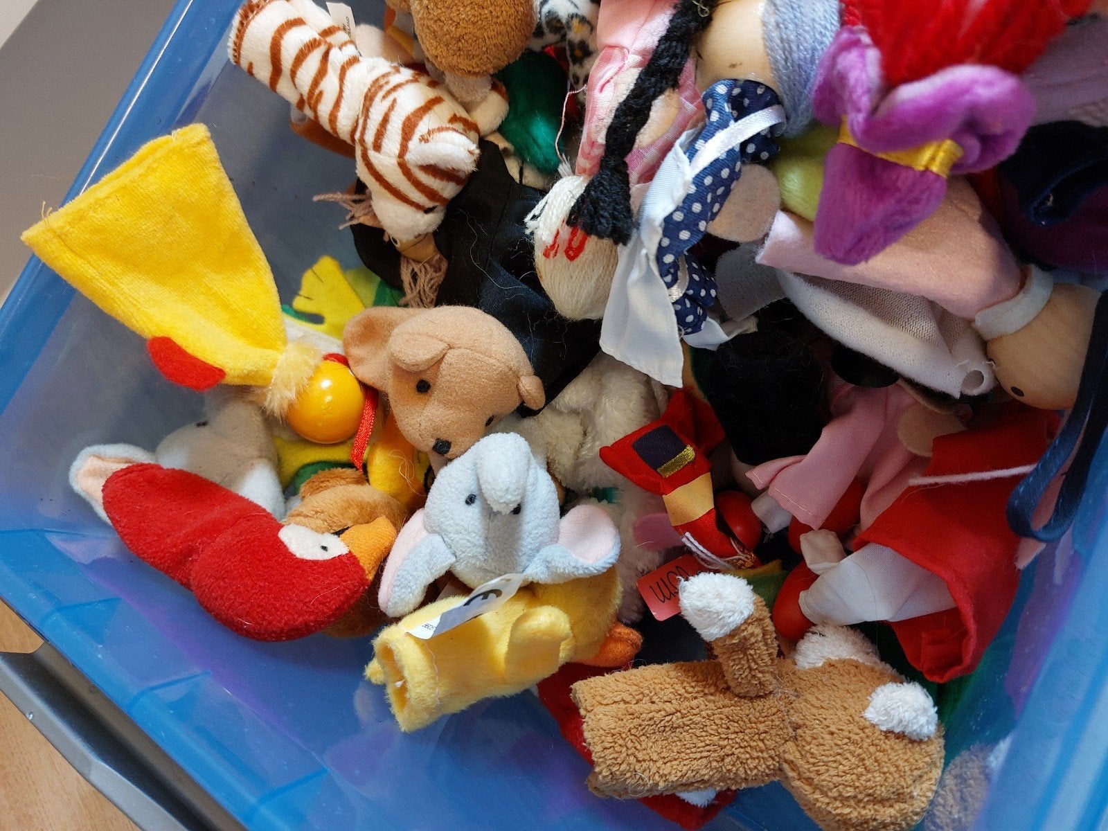 Bak vol met vingerpopjes, Kinderen en Baby's, Speelgoed | Knuffels en Pluche, Ophalen of Verzenden