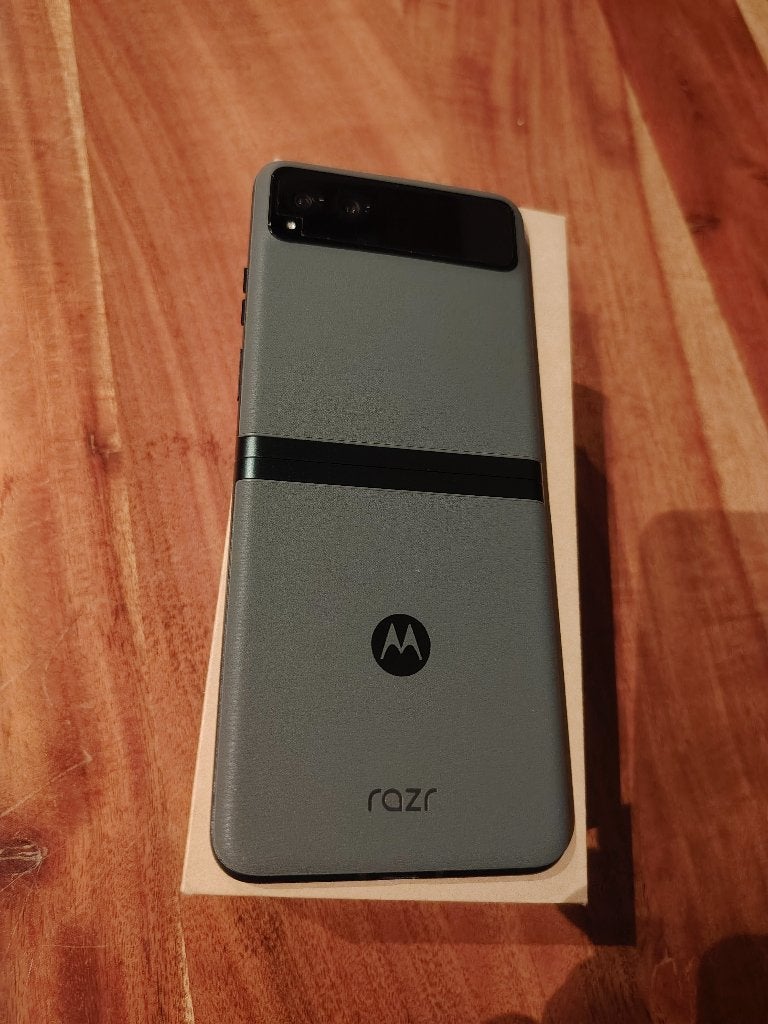 Moto Razr 40 nieuw, Touchscreen, Nieuw, Inklapmodel, Ophalen of Verzenden