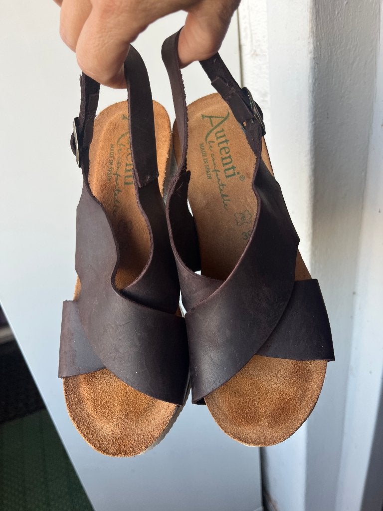 Zgan. leren plateau sandalen maat 39 nu voor 49,99€, Zo goed als nieuw, Bruin, Autenti, Sandalen of Muiltjes