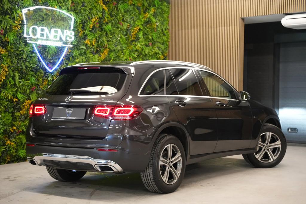 Mercedes-Benz GLC-klasse 300e 4MATIC / Camera / CarPlay / Wi, Auto's, Mercedes-Benz, Automaat, Gebruikt, Zwart, 4 cilinders