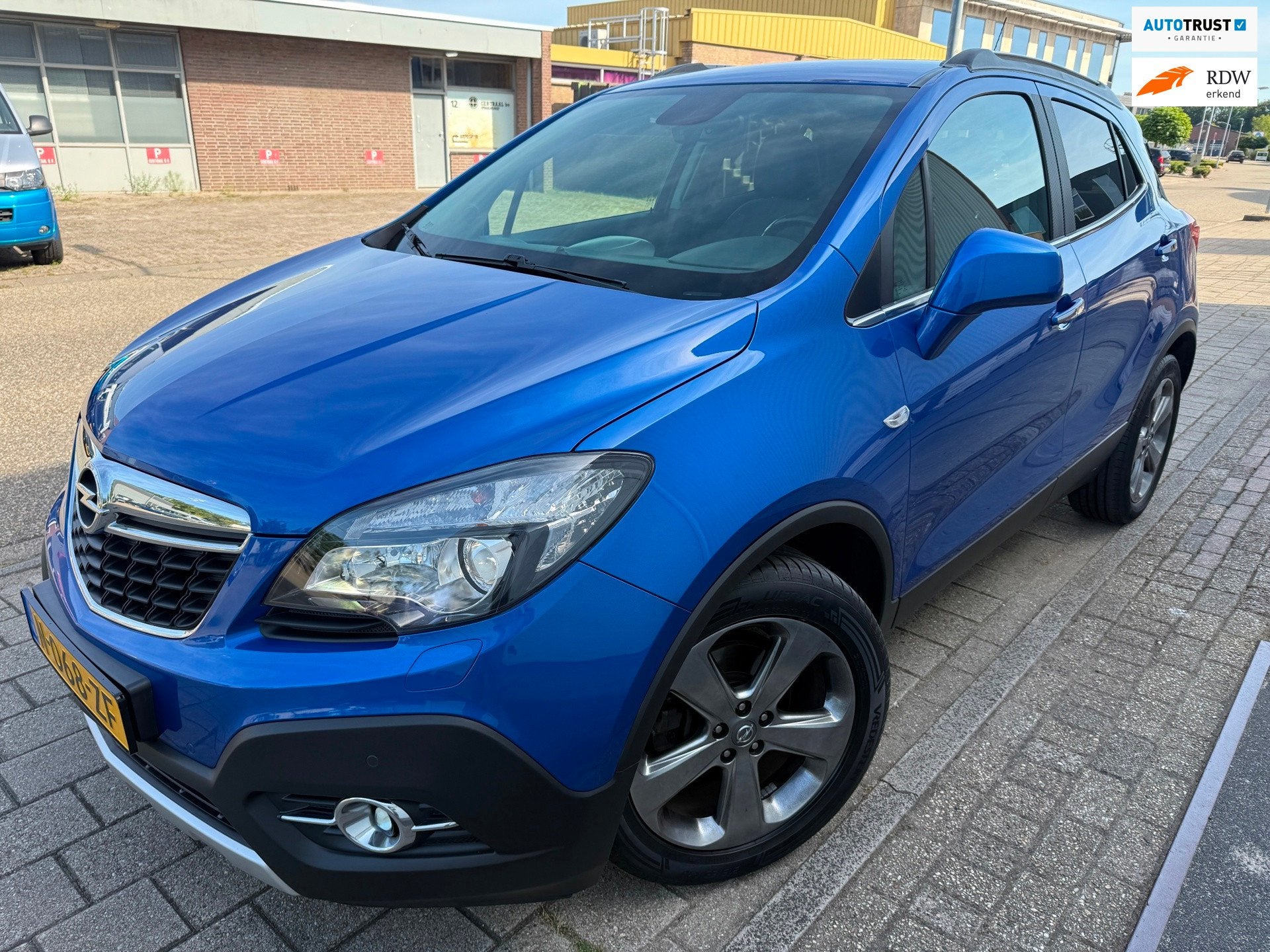Opel Mokka 1.4 T Cosmo 4x4, Auto's, Euro 5, 1325 kg, Gebruikt, Zwart