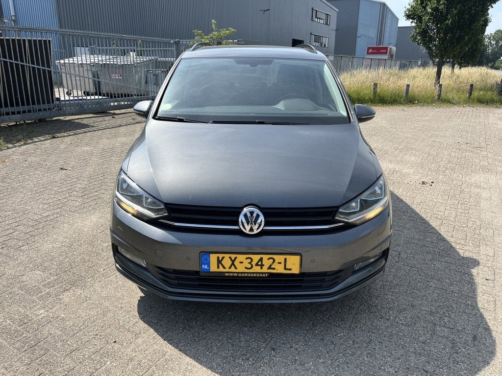 Volkswagen Touran 1.6 TDI SCR Connected Series 7p (1e Eigena, Auto's, Voorwielaandrijving, Euro 6, 4 cilinders, Bedrijf