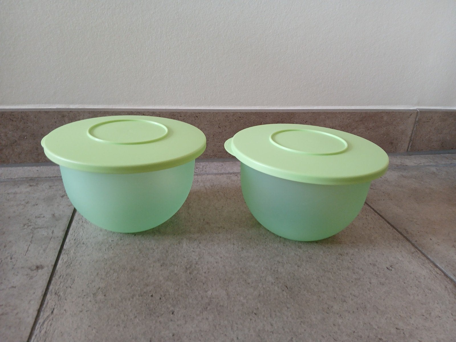 2 Tupperware trendykommen, Tupperware schalen, ruimtekommen., Schaal, Ophalen of Verzenden, Zo goed als nieuw, 1300 ml