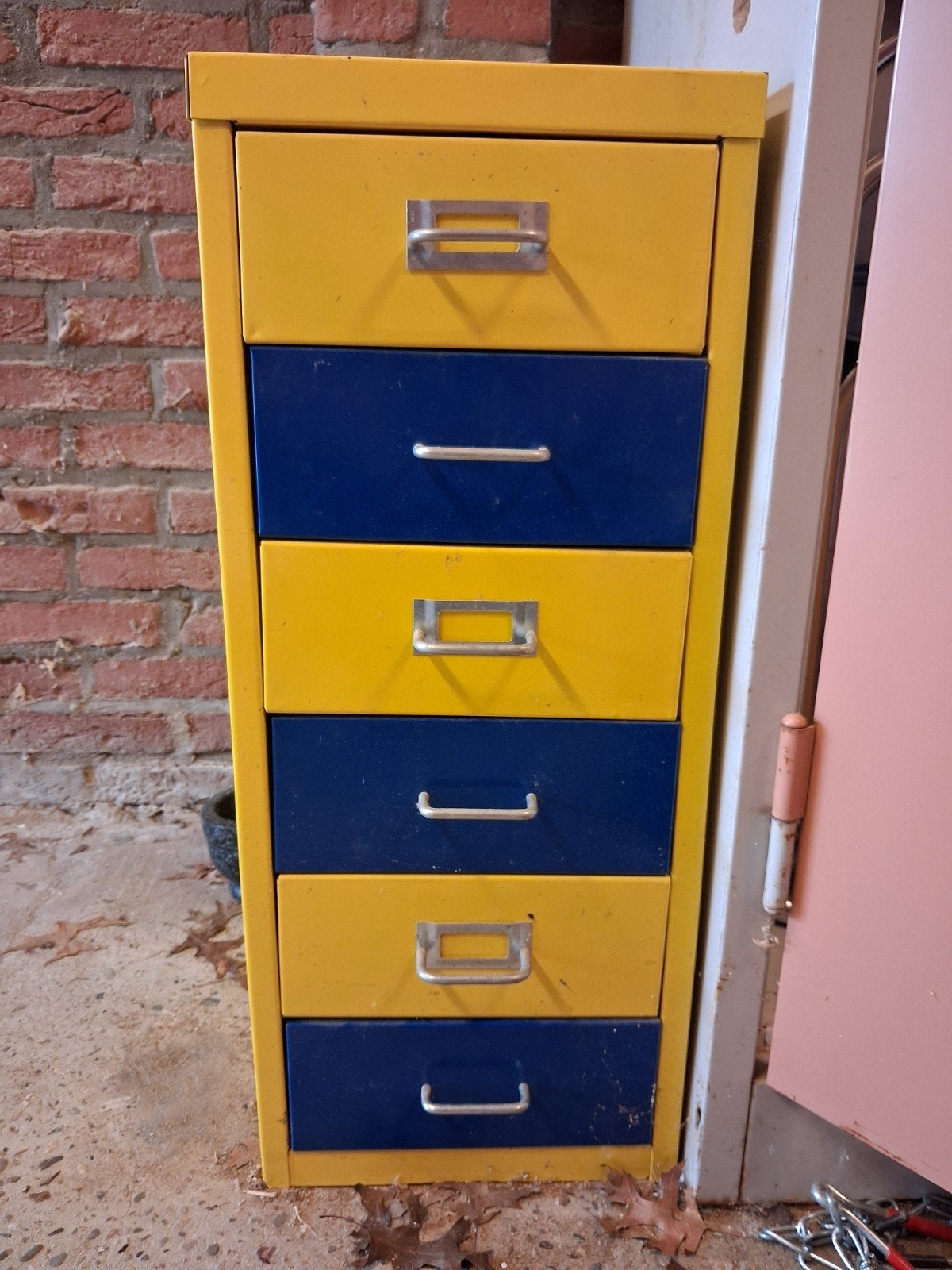 Vintage metalen ladekastje geel/blauw, Minder dan 50 cm, Gebruikt, 5 laden of meer, Ophalen of Verzenden