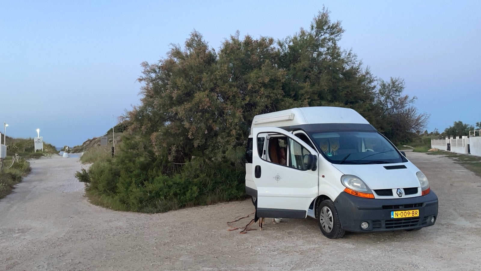 Renault Trafic Camperbus, Caravans en Kamperen, Chemisch toilet, Buscamper of Camperbus, Tot en met 2, Particulier