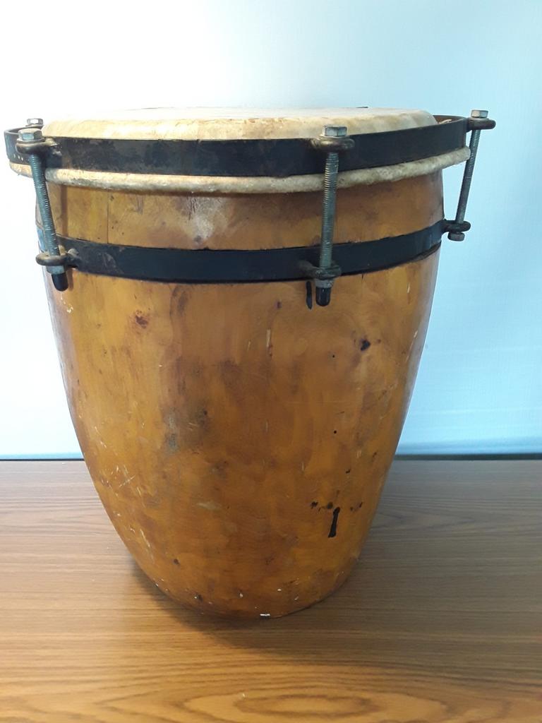 Grote Conga of tumbadora. Een traditionele trommel uit Cuba., Muziek en Instrumenten, Ophalen of Verzenden, Trommel