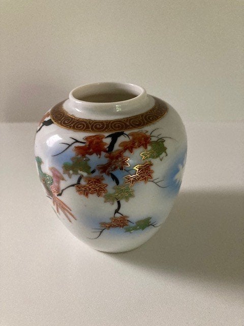 elegant porselein vaasje Japan vogels en bloesem decoratie, Ophalen of Verzenden