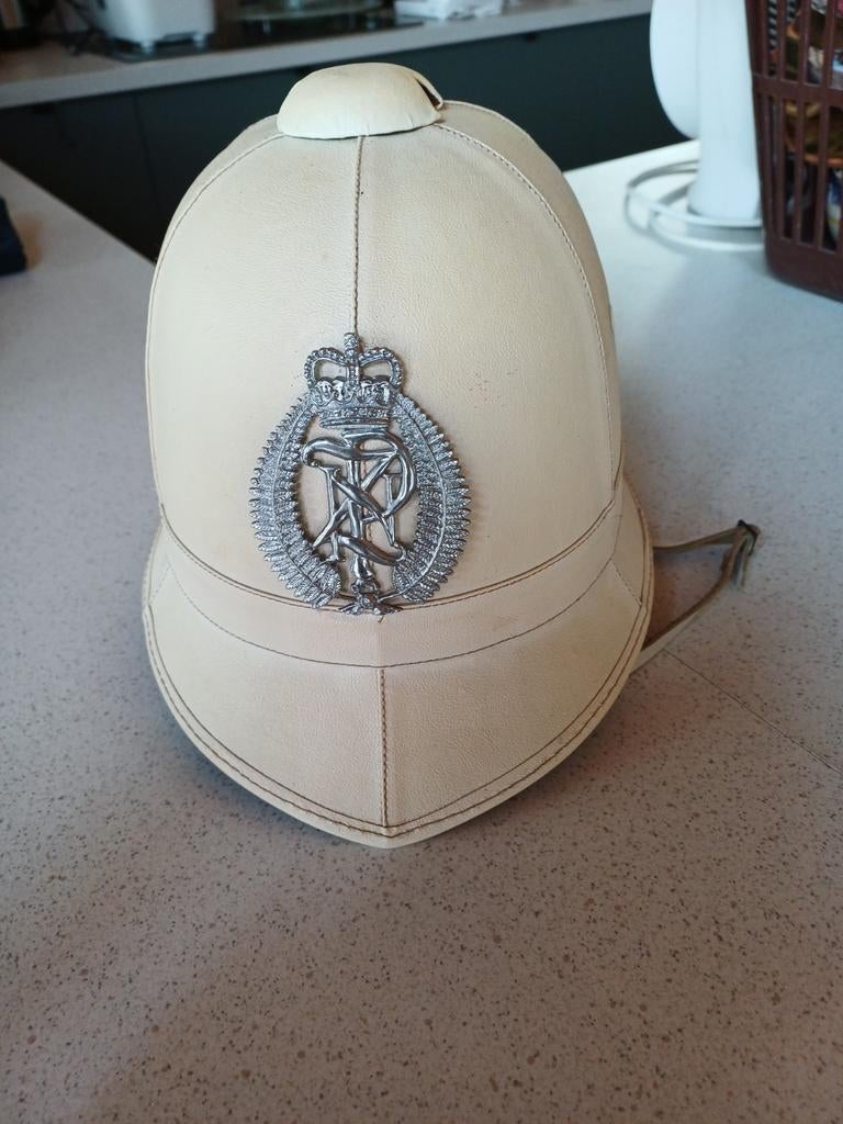 Vintage politiehelm uit Nieuw-Zeeland., Verzamelen, Militaria | Algemeen, Ophalen of Verzenden, Overige soorten, Overige gebieden