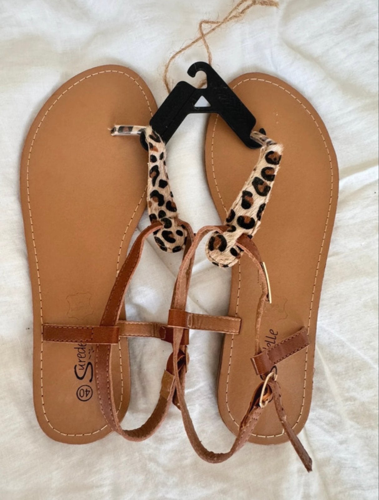 Nieuwe Surelle sandalen met luipaardprint, maat 40, Ophalen of Verzenden, Nieuw, Bruin, Sandalen of Muiltjes