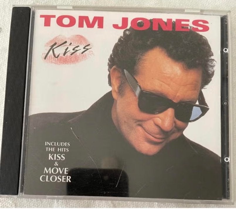 CD Tom Jones Kiss, Ophalen of Verzenden, Zo goed als nieuw, Pop