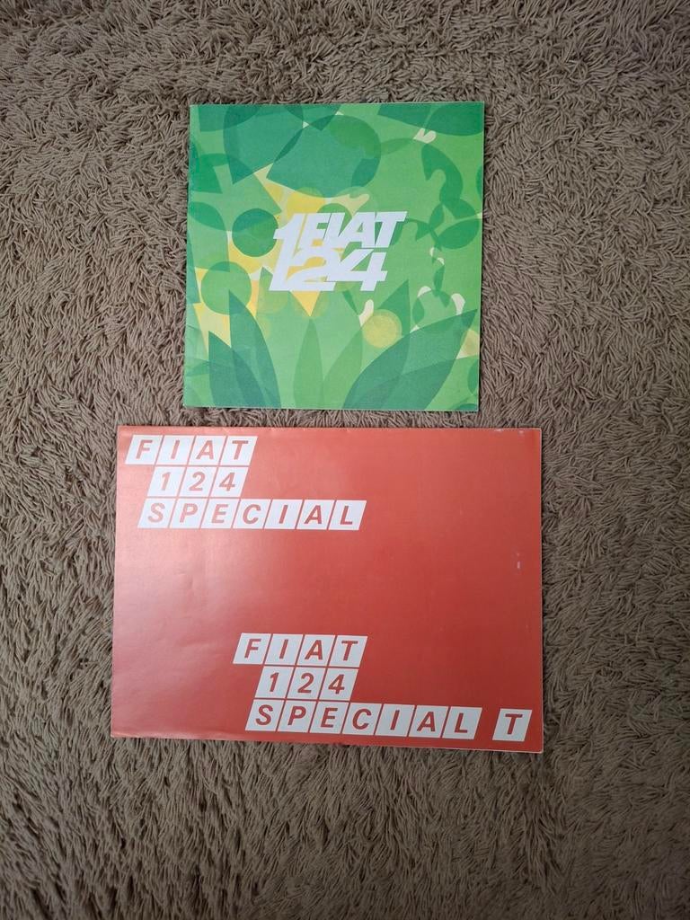 2x autofolder Fiat 124, Verzenden, Gelezen, Overige merken