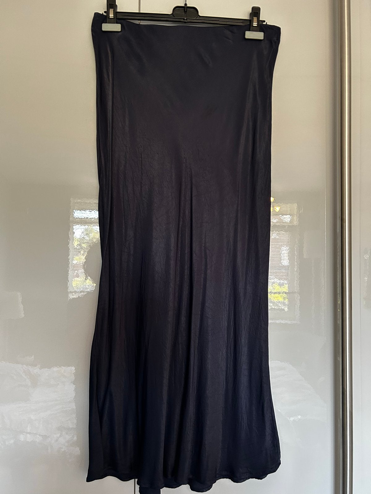Donkerblauwe satijnen rok van H&M, maat L zgan, Blauw, Maat 42/44 (L), Ophalen of Verzenden, Zo goed als nieuw
