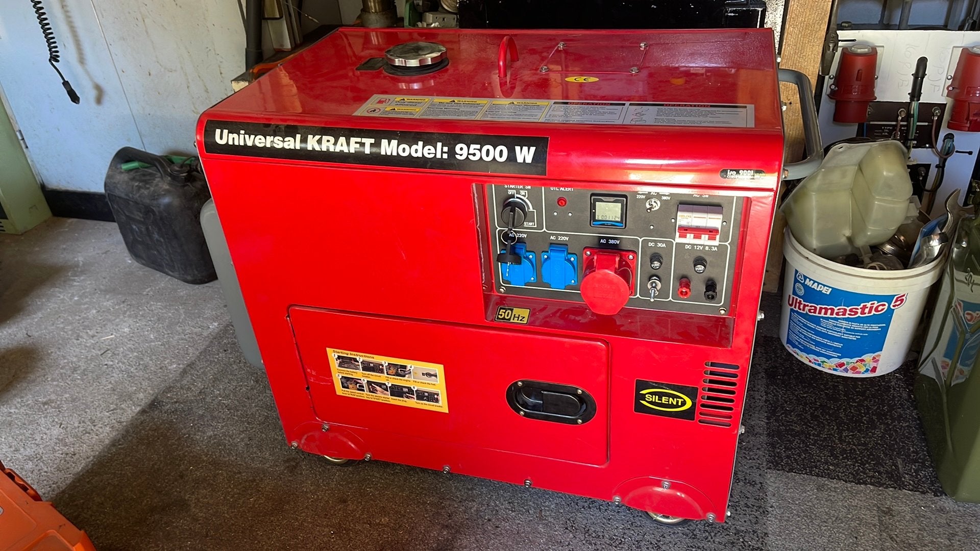 Universal kraft Model:9500 W, Ophalen, Dieselolie, Geluidgedempt, Zo goed als nieuw