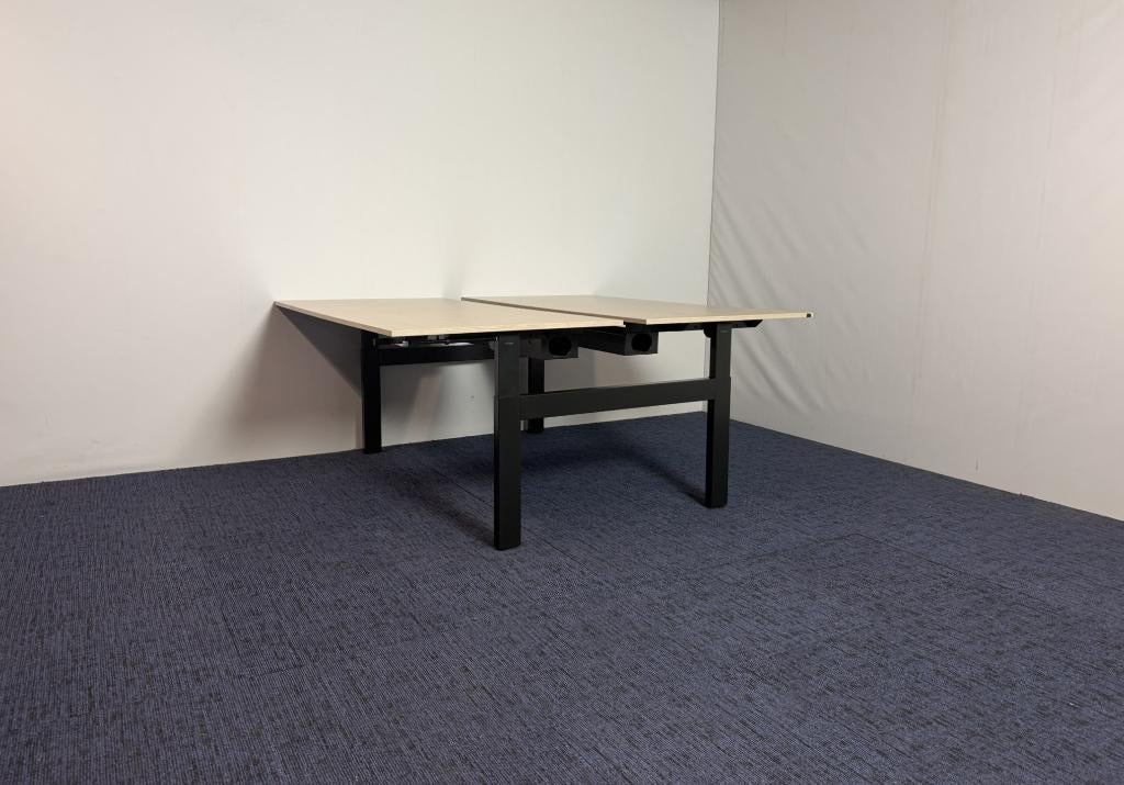 2 x Bench bureau Ahrend Balance (slinger) - 160 x 170 cm.
