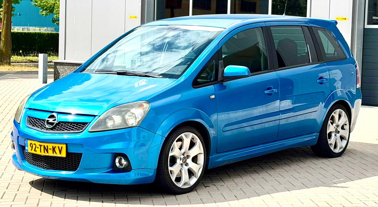 ‼️OPEL ZAFİRA 2.0 TURBO 241PK 7PERSOONS SUPER DİKKE OPEL‼️, Auto's, Voorwielaandrijving, Zwart, 4 cilinders, Blauw