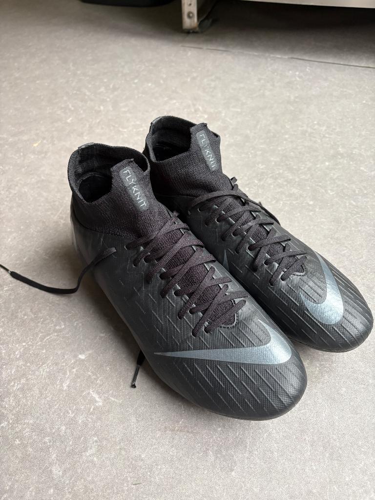 Voetbalschoenen maat 44,5, Sport en Fitness, Voetbal, Maat XS of kleiner, Ophalen of Verzenden, Zo goed als nieuw, Schoenen