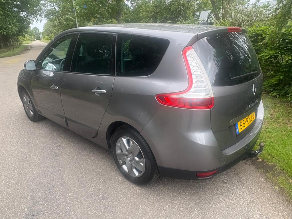 Foto 14 van Renault Grand Scenic 1.4 TCE 5P 2011 Grijs