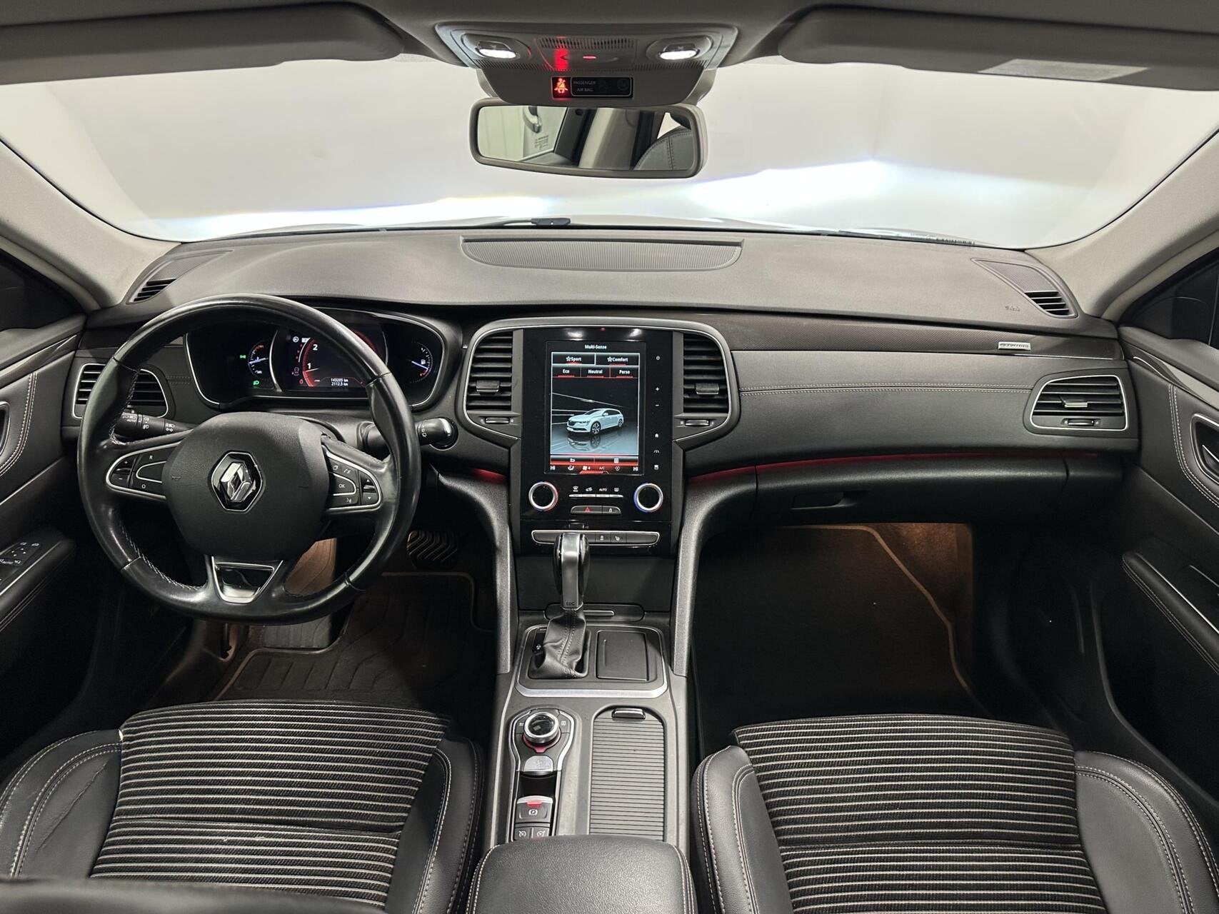 Renault Talisman Estate 1.6 TCe Intens TREKHAAK BOSE 4 CONTR, Gebruikt, 4 cilinders, Leder en Stof, Zwart