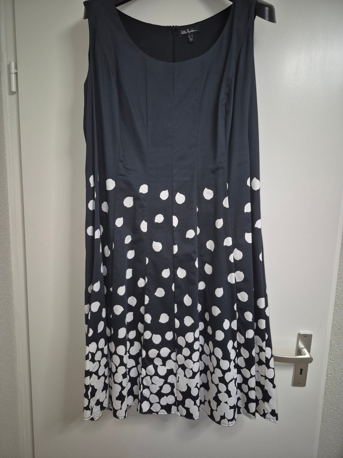 Nieuwe jurk. Maat 48. Donkerblauw, Blauw, Maat 46/48 (XL) of groter, Nieuw, Ophalen of Verzenden