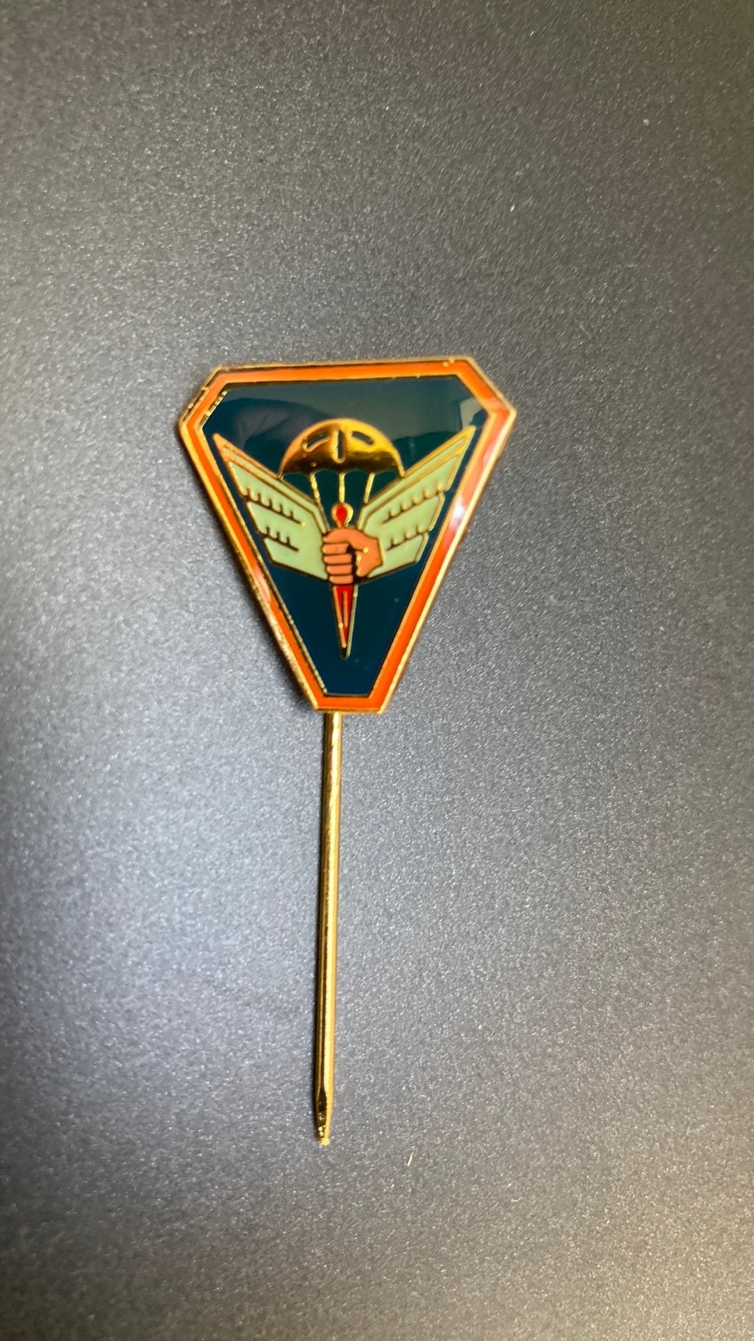 KNIL SOP speldje, Verzamelen, Ophalen of Verzenden, Landmacht, Nederland, Embleem of Badge