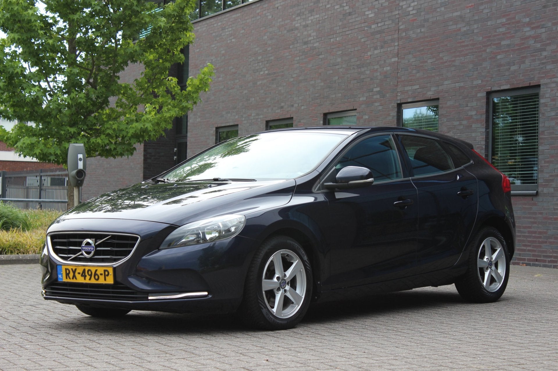 Volvo V40 2.0 D2 Kinetic, Voorwielaandrijving, 28 km/l, Gebruikt, Euro 6