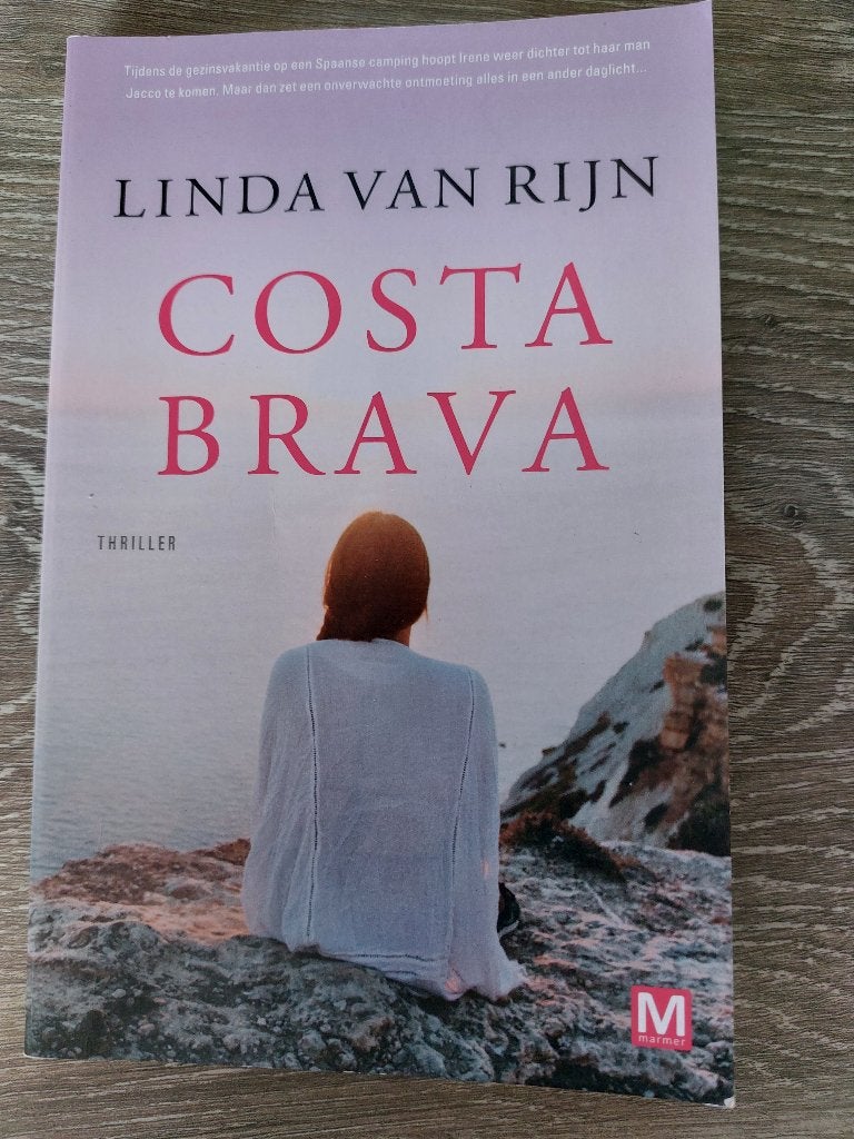 Linda van Rijn - Costa Brava - 2025, Boeken, Ophalen of Verzenden, Zo goed als nieuw, Linda van Rijn