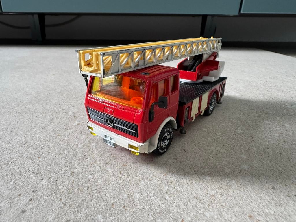 SIKU 2819 Brandweerwagen met uitschuifbare ladder, Ophalen of Verzenden, Gebruikt