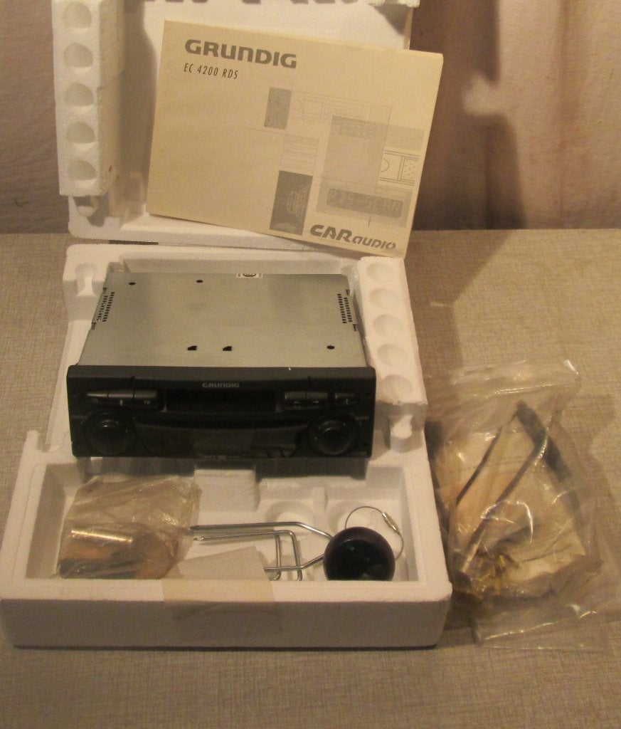 Nieuwe Auto Radio-Cassette van Grundig, Ophalen of Verzenden, Nieuw