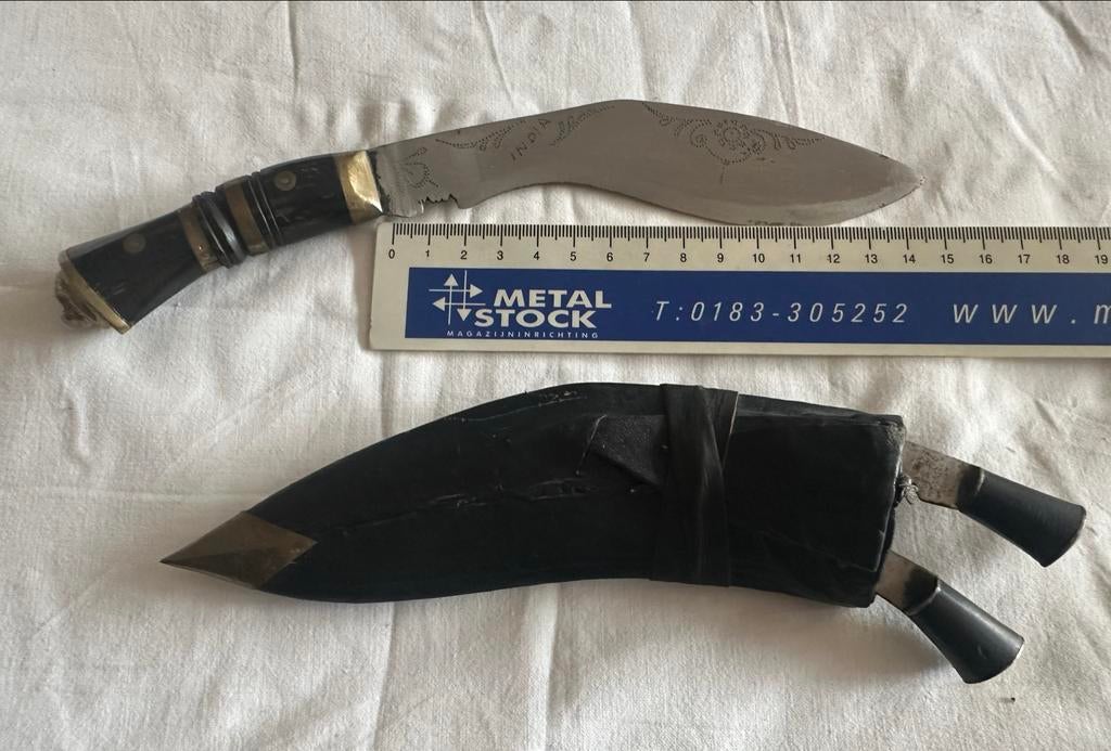 Kukri (Khukuri) mes uit Nepal met schede en kleine messen, Ophalen of Verzenden