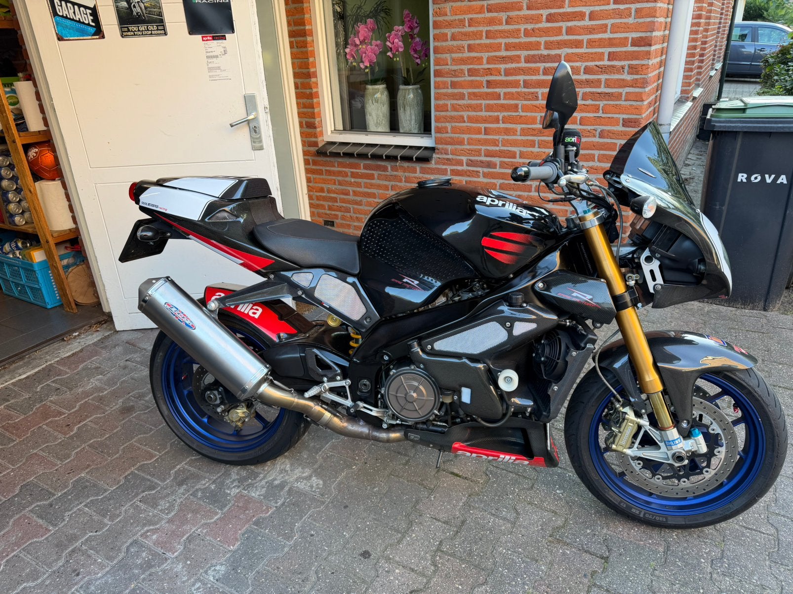 Aprilia Tuono factory 2005, 4 stoelen, Origineel Nederlands, Particulier, 998 cc