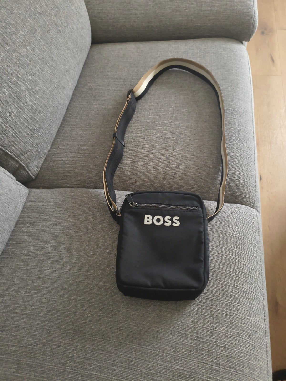 Boss schoudertas, Ophalen of Verzenden, Zo goed als nieuw, Zwart, Overige merken