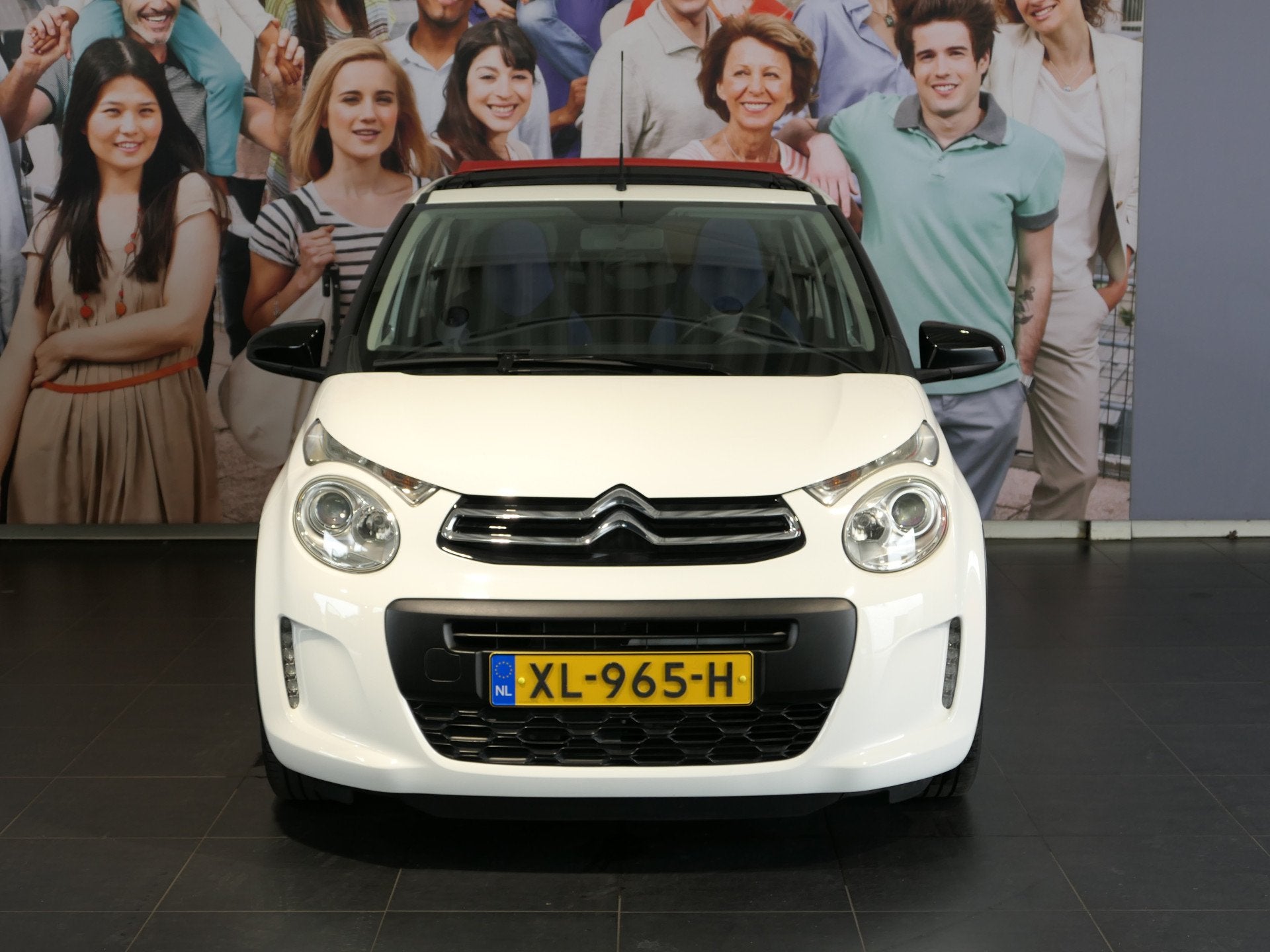 Citroën C1 1.0 VTi Airscape Urban Ride *Vouwdak* - *Stoelve, Auto's, Stof, 4 stoelen, C1, Wit