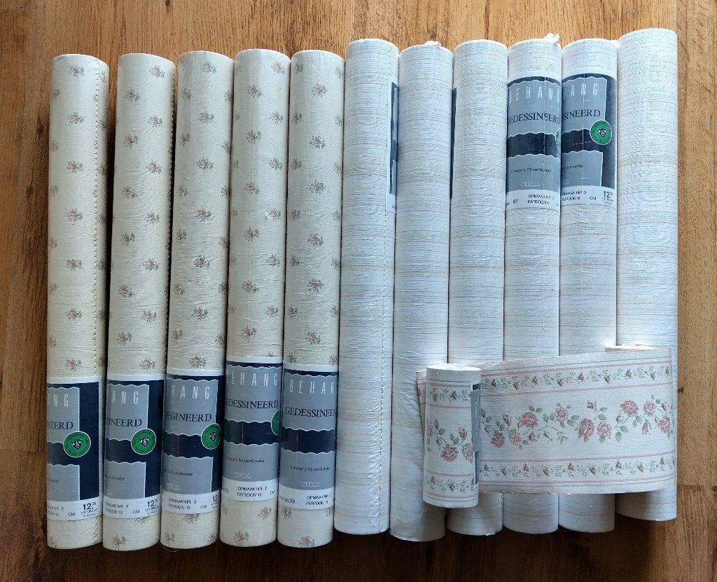Behangrollen met een nostalgisch Engels dessin NIEUW, Huis en Inrichting, Stoffering | Behang, Ophalen, Papierbehang