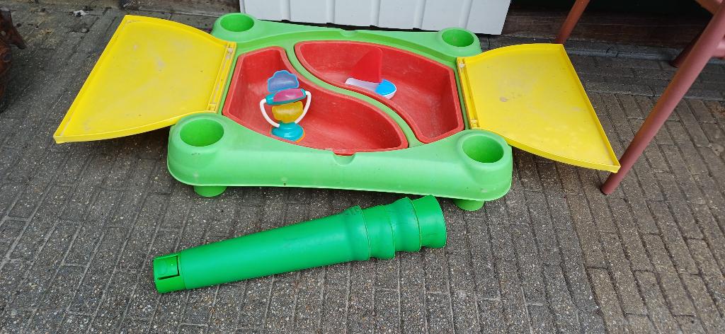 Mooie royale, stevige en stabiele zand/water/rijst tafel., Kinderen en Baby's, Speelgoed | Buiten | Los speelgoed, Ophalen, Gebruikt
