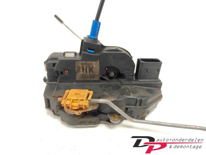 Deurslot Mechaniek 4Deurs links-voor van een Opel Astra, Gebruikt, -, -, Opel