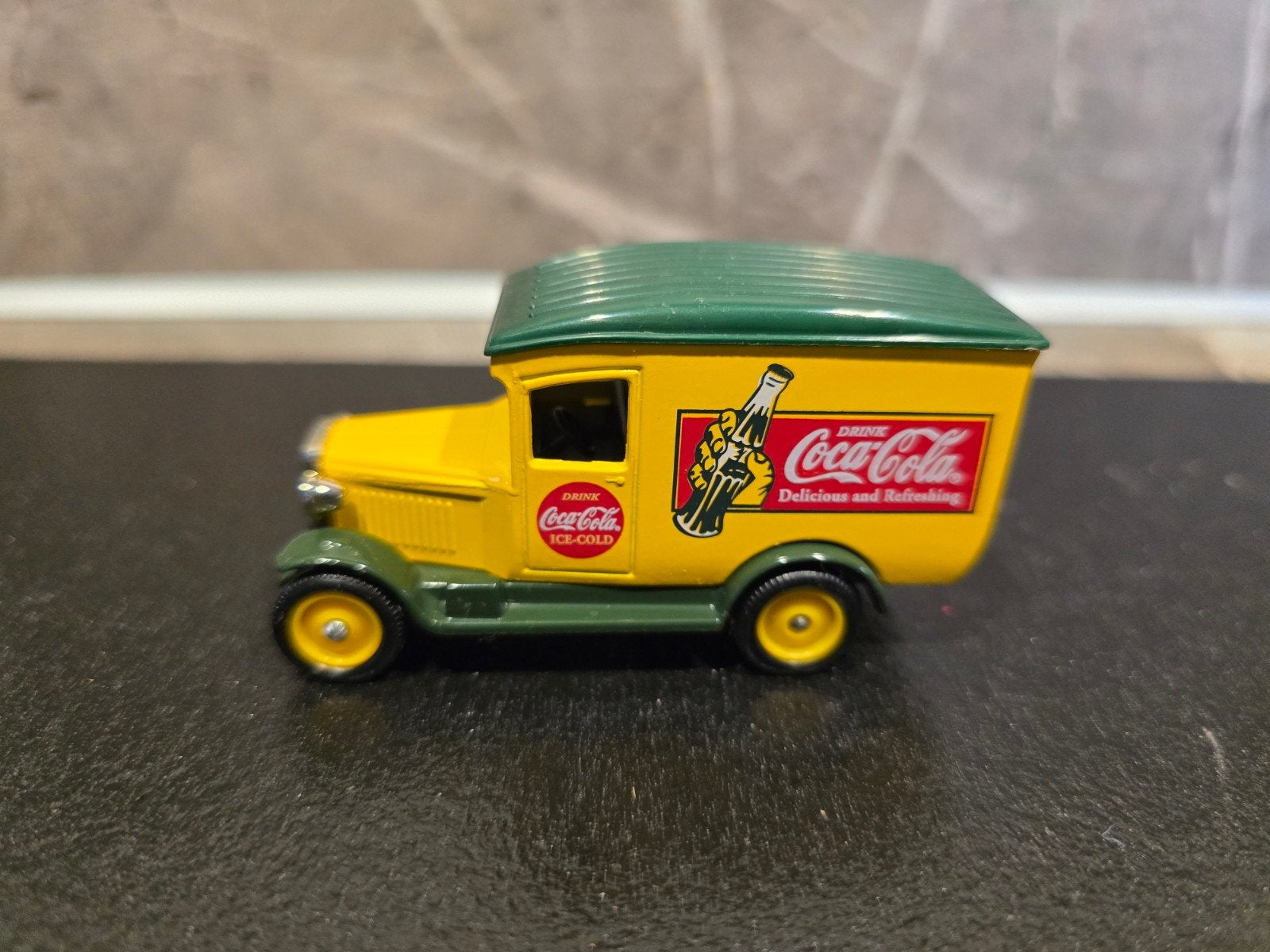 Coca-Cola Bestelwagen Modelauto - Vintage Look, Ophalen of Verzenden, Zo goed als nieuw, Overige typen