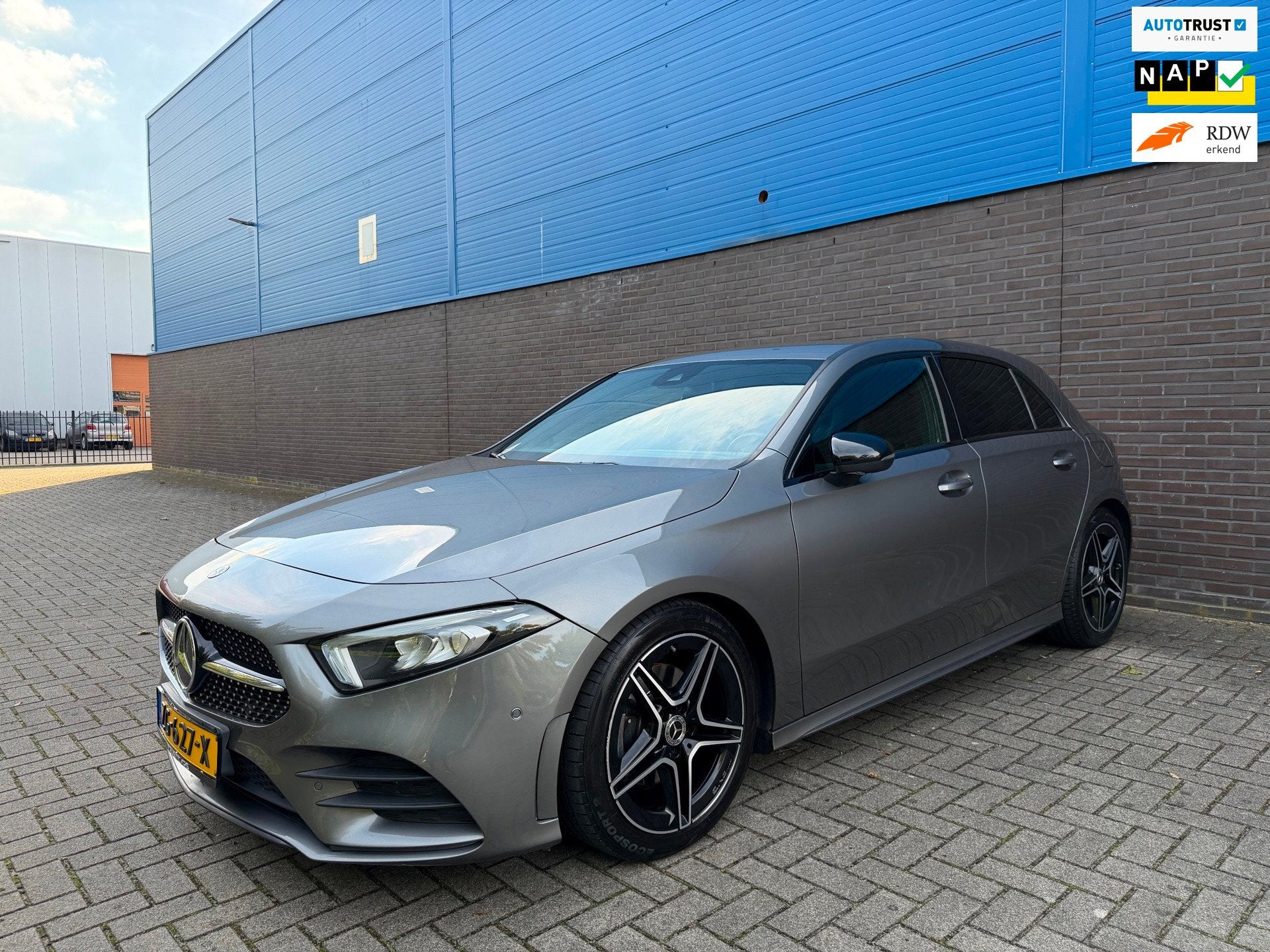 Mercedes-Benz A-klasse 180 Business Solution AMG Night Upgra, Auto's, Dealer onderhouden, 136 pk, Gebruikt, 4 cilinders