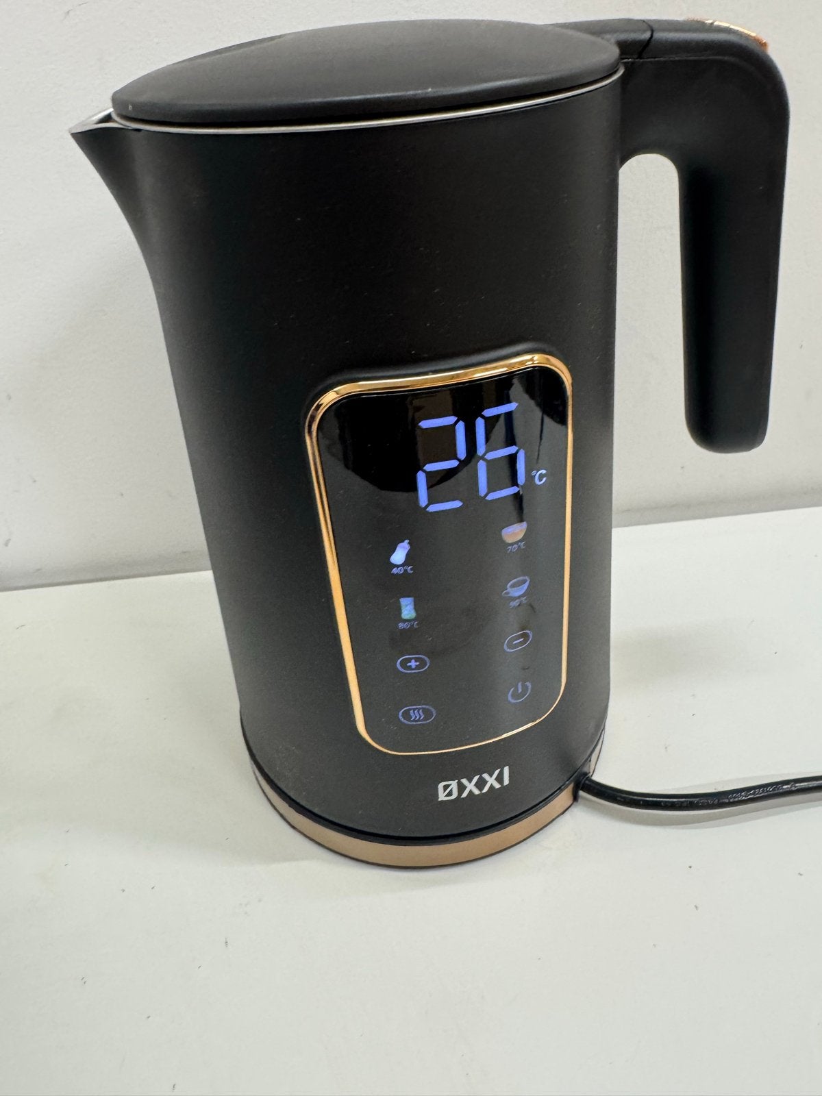 Waterkoker met temperatuurregeling - Zwart/Goud, 1 tot 2 liter, Ophalen of Verzenden, Zo goed als nieuw, Draadloos